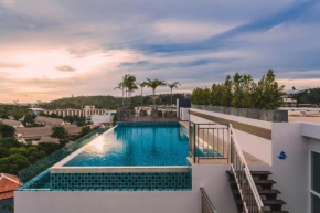 Ozone Kata -Great location, rooftop pool, convenient studio